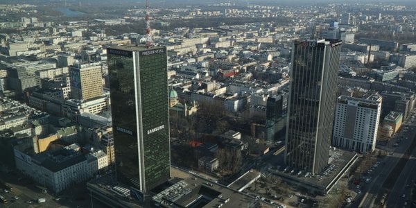Tajemnicza eskapada Łotysza na dach hotelu. Turysta czy szpieg? Tego nie wyjaśniono
