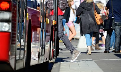 Województwo mazowieckie wyróżnia się na tle kraju największą liczbą uczniów dojeżdżających do szkół
