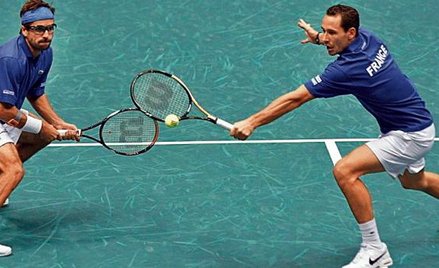 Arnaud Clement (z lewej) i Michael Llodra już w sobotę postawili pieczęć na sukcesie w Lyonie