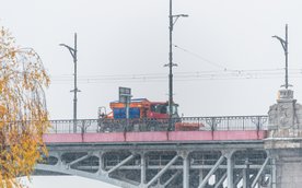 Dziś od godz. 6.40 trwa akcja na mostach, wiaduktach i stromych ulicach, w akcji są 42 pojazdy