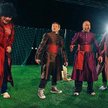Tomasz Karolak jako Andrzej Kmicic (z lewej) wyrusza ze swoją kompanią podpalić Wołmontowicze
