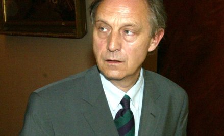 Dziennikarze i politycy o rezygnacji Piesiewicza