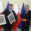 Podczas spotkania w Ministerstwie Sprawiedliwości w Warszawie minister Ziobro przekazał komisarzowi 