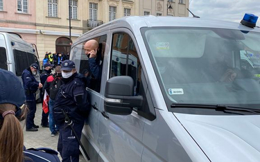 Senator Jacek Bury zatrzymany na proteście w Warszawie