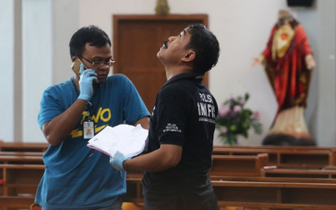 Indonezja: Z maczetą na protestancki zbór. Pięciu rannych