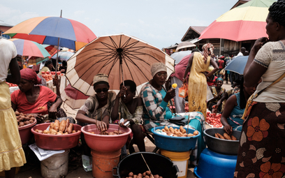 Targ żywności w miescie Kabezi w Burundi