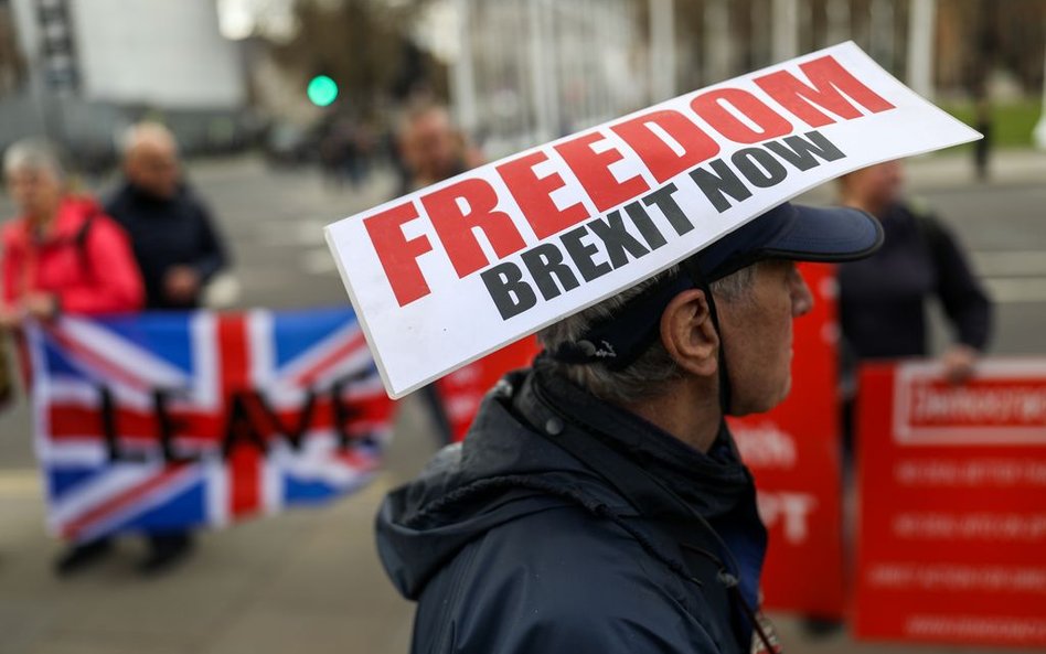 Bukmacherzy typują ws. brexitu i przyszłego premiera
