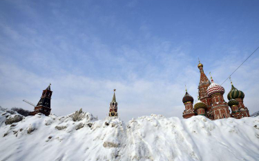 Moskiewskie lotniska znów pod śniegiem