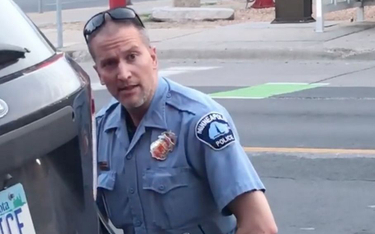 Minneapolis: Policjant aresztowany za morderstwo
