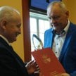 Przedsiębiorca z Braniewa Jan Hryniewicz (z prawej), odebrał tegoroczną Nagrodę im. prof. Janiny Wen