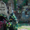 Pomnik „Ofiarom represji” na cmentarzu w Kamieńcu Podolskim upamiętnia m.in. tych, których ciała bez