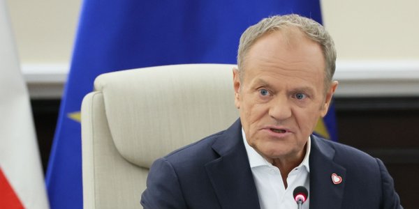 Tusk: Niższy VAT i ceny maksymalne na paliwo. Rząd ogłasza pakiet CPN