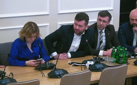 Były minister sportu i turystyki Kamil Bortniczuk protesotował: Nasz klub nie brał udziału w tych us