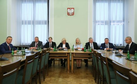 Sondaż: Polacy nie wierzą w wyjaśnienie afery Amber Gold