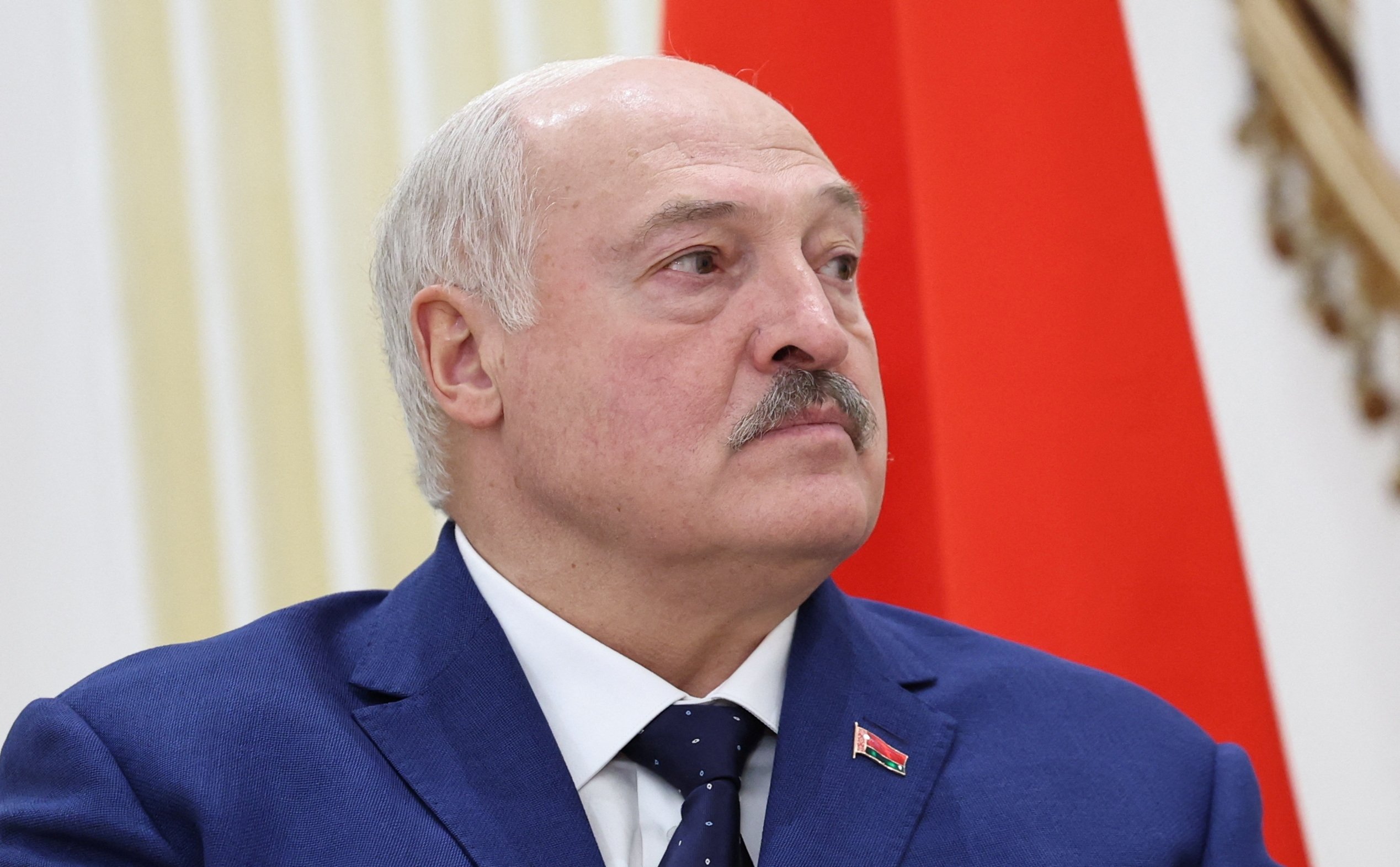 „Do mojej celi wsadzano skazanych za zabójstwo”. Łukaszenko torturuje przeciwników