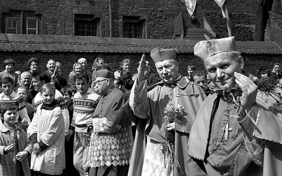 Proces beatyfikacyjny kard. Stefana Wyszyńskiego rozpoczął się 20 maja 1989 r. Na zdjęciu podczas pr