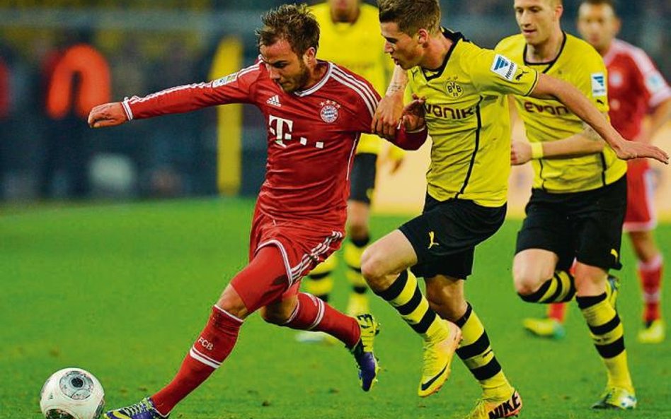 Mario Goetze wrócił do Dortmundu i strzelił Borussii bramkę. Radości nie okazywał.