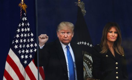 Donald Trump nie wprowadził ceł na samochody z UE. Jeszcze nie