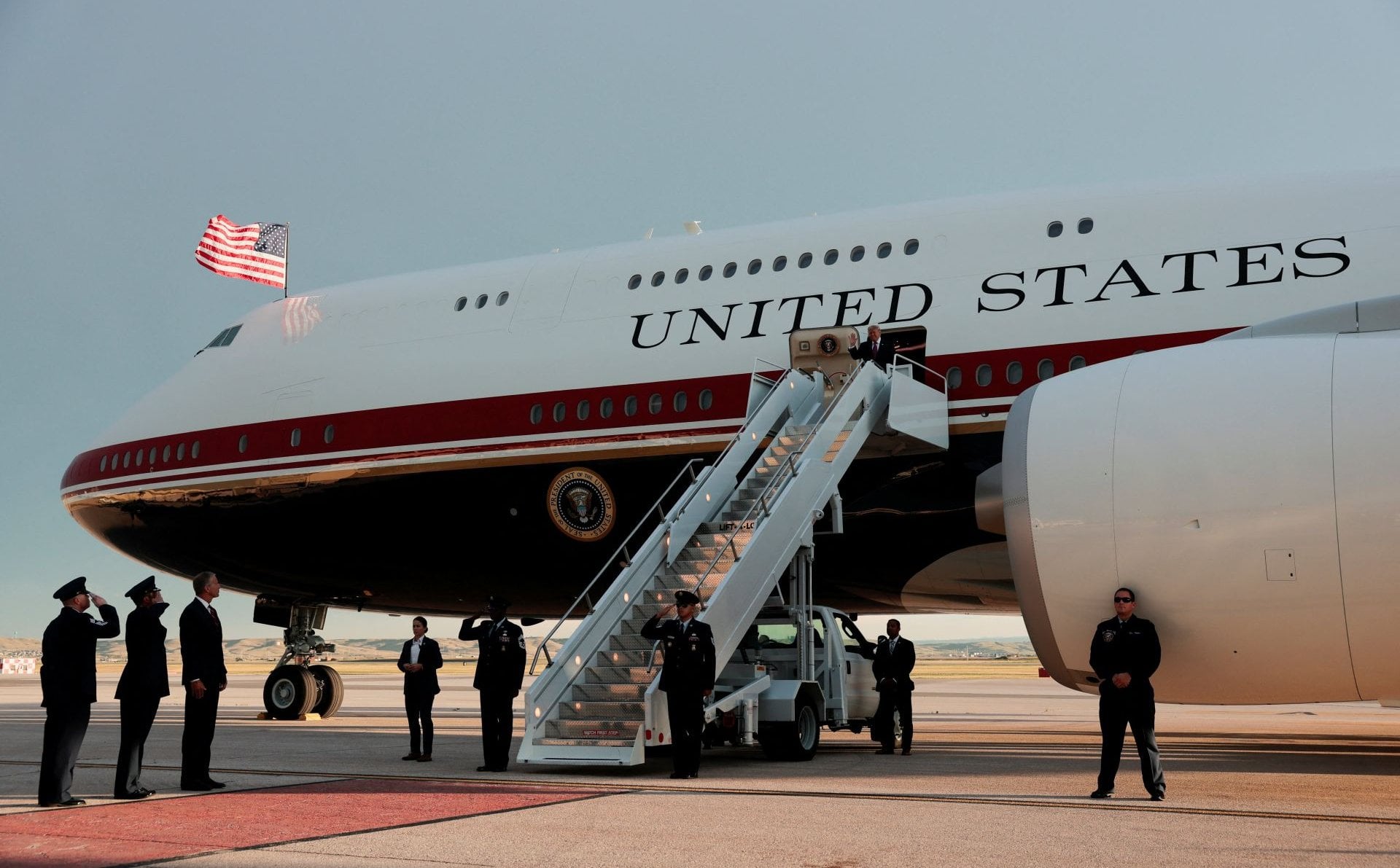 Trump doposaża prezent od Katarczyków. Air Force One „ma być maksymalnie zabezpieczony”