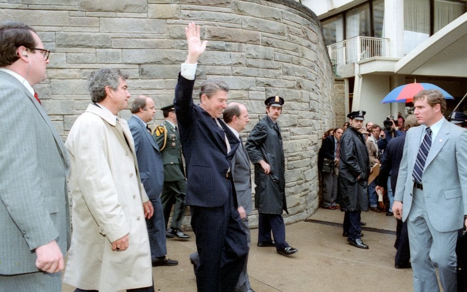 Ronald Reagan na chwilę przed zamachem