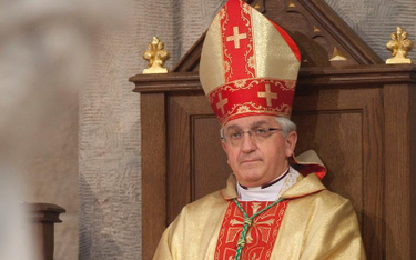 Biskup ofiarą cyberoszustów