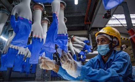 Będzie problem z rękawiczkami, bo producenta dopadł covid