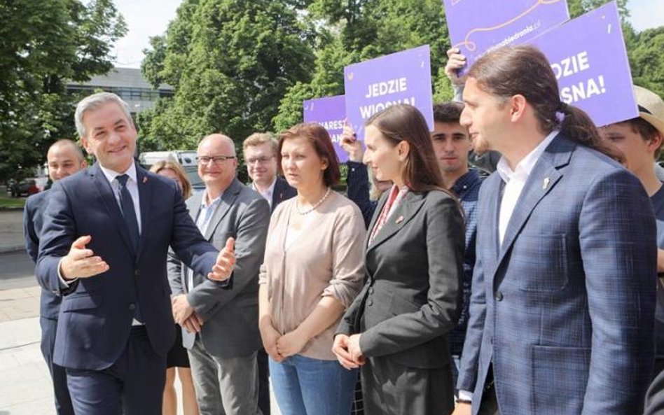 W Wiośnie Biedronia wszystkie scenariusze leżą na stole