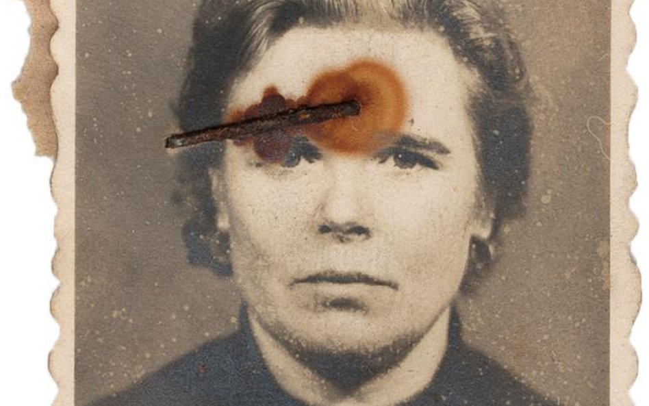 Robert Kuśmirowski, Defakt 2015, fot. z wystawy EMULSJA w Fundacji Archeologia Fotografii.