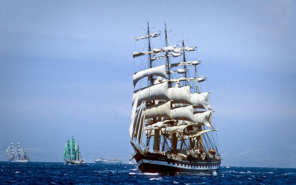 Do Szczecina płynie  55 żaglowców i jachtów z 18 krajów