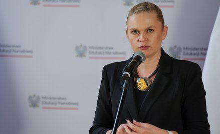 Podstawa programowa uszczuplona. Minister Nowacka podpisała rozporządzenia