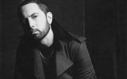 Eminem pozostaje raperem wagi ciężkiej i bije rekord szybkości