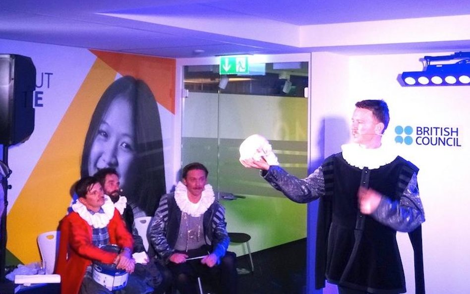 Humorystyczny spektakl o Szekspirze i Polakach