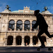 Austria łagodzi kwarantannę i otwiera sklepy