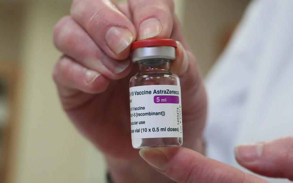 Koronawirus. Grupa doradcza WHO z nową rekomendacją ws. szczepionki AstraZeneca