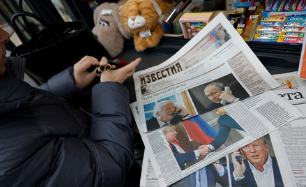 Rosyjskie dzienniki piszące o rozmowie Trumpa z Putinem