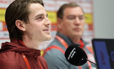 Jakub Kamiński i Jan Urban podczas konferencji prasowej przed meczem ze Szwecją