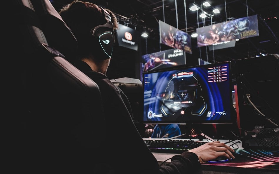 Czy e-sport można uznać za dyscyplinę sportową? Przeciwnicy mówią, że w odróżnieniu od tradycyjnych 