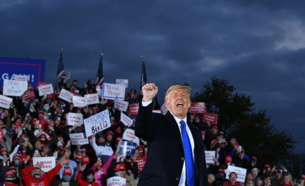 Donald Trump na wiecu w Circleville w Ohio w sobotę przekonywał, że nawet w 2016 r. takich tłumów ni