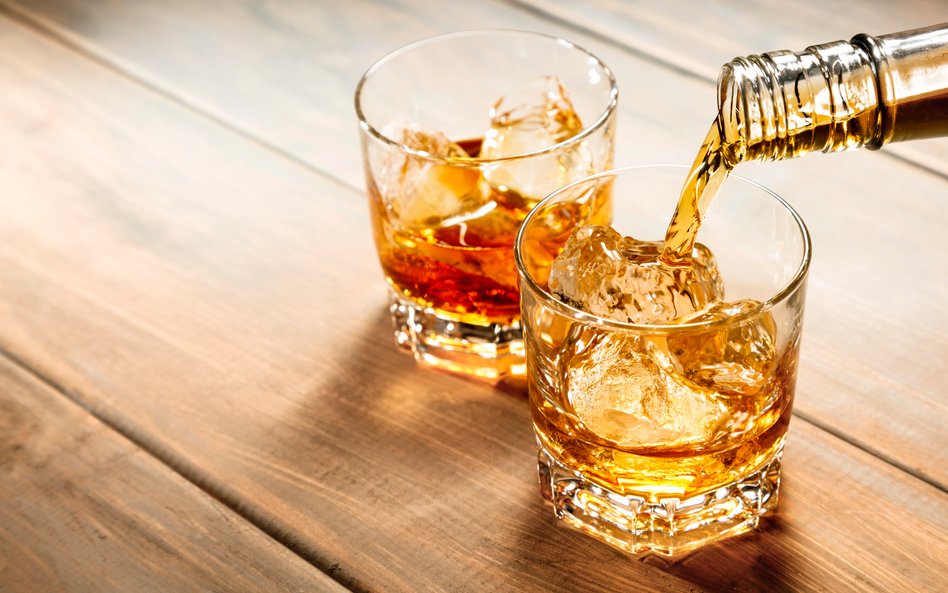 Sprzedaż i procenty alkoholi w dół, ceny w górę dzięki akcyzie