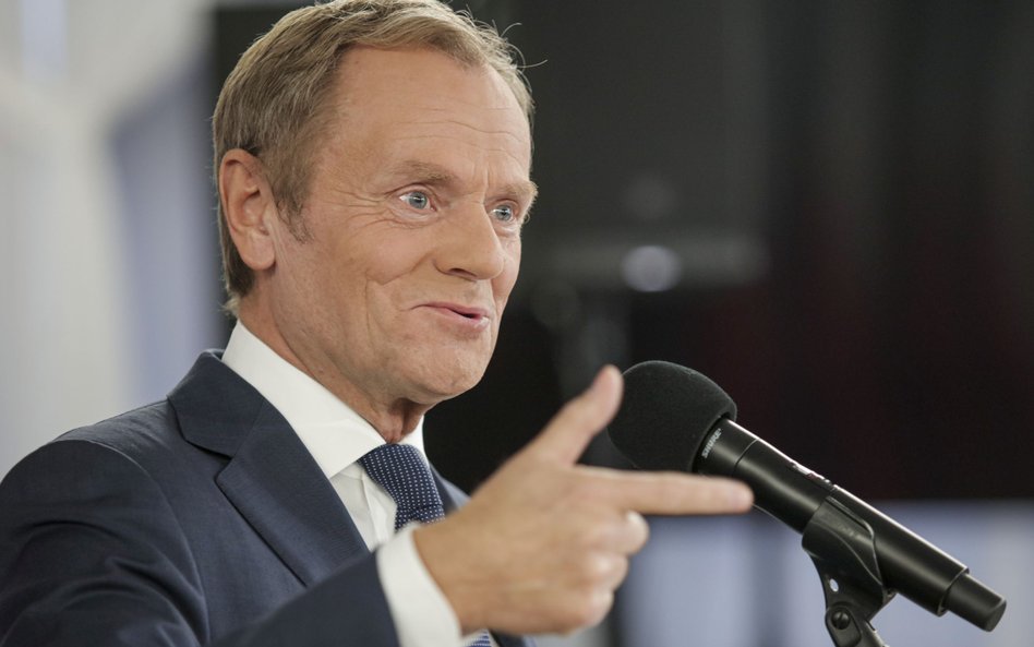 Sondaże pokazują, że szanse na samodzielne rządy Platformy  są nikłe. Ale z kim Donald Tusk chciałby