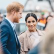 Książę Harry i Meghan Markle wraz z dziećmi mają w najbliższych tygodniach przeprowadzić się z Kalif