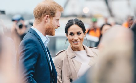 Książę Harry i Meghan Markle wraz z dziećmi mają w najbliższych tygodniach przeprowadzić się z Kalif