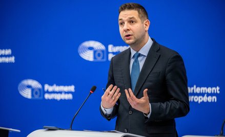 Europoseł PiS Patryk Jaki w Parlamencie Europejskim