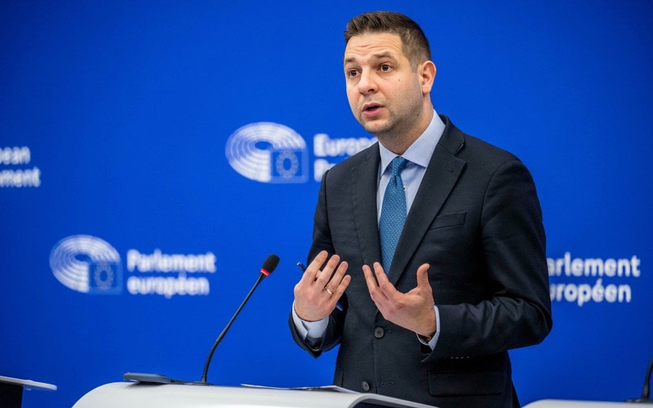 Europoseł PiS Patryk Jaki w Parlamencie Europejskim