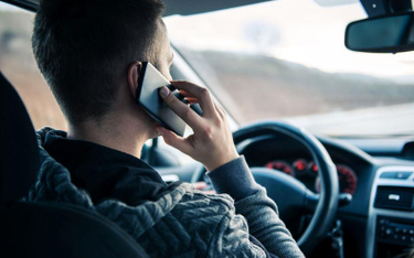 Wielka Brytania: stracą prawo jazdy za rozmowę podczas jazdy