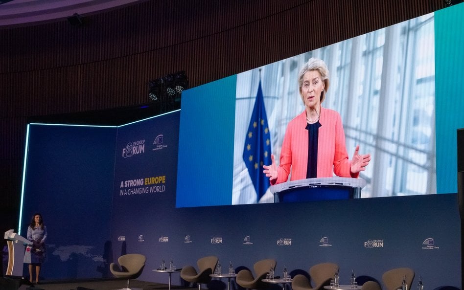 Ursula von der Leyen na forum EBI.