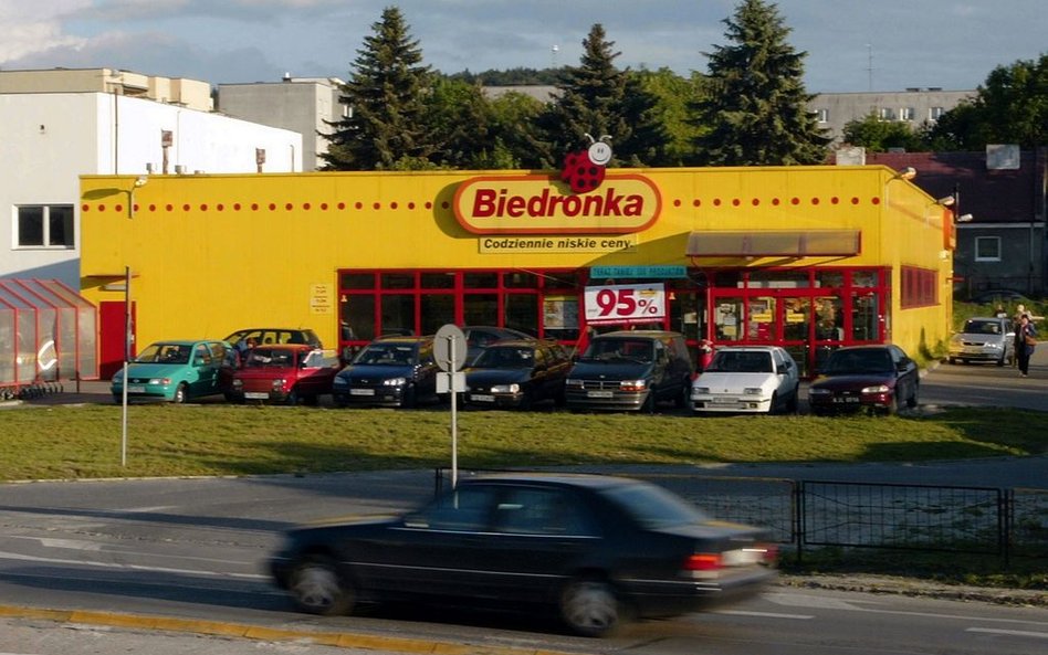 Parkingi przy Biedronce i Aldi pod lupą UOKiK