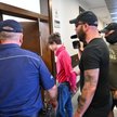 Podejrzany o próbę zabójstwa 18-letni obywatel Ukrainy podczas doprowadzenia na posiedzenie aresztow