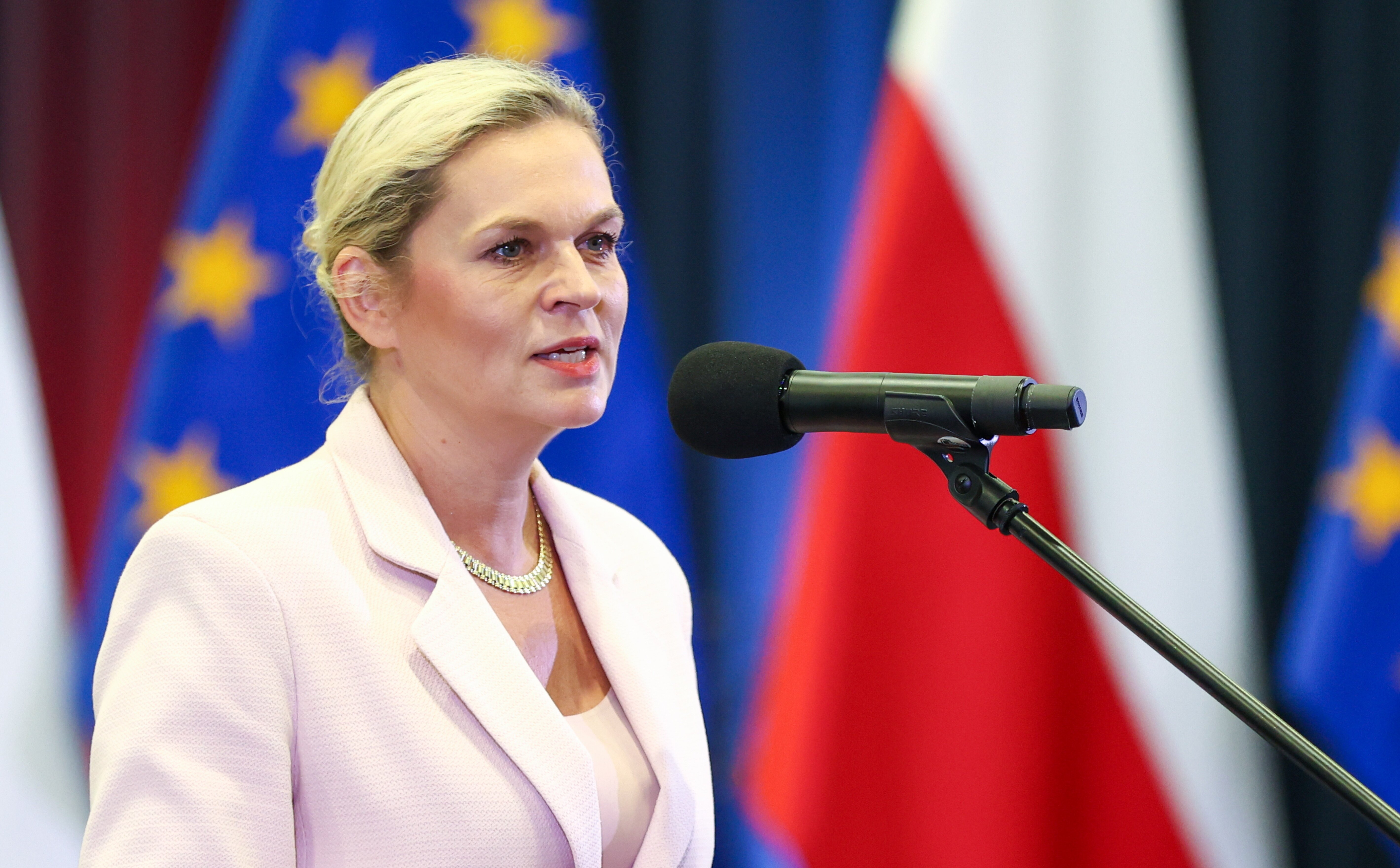 Barbara Nowacka chwali edukację zdrowotną w szkołach. Udzieliła rady biskupom