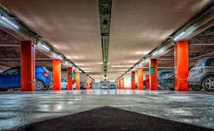 Rezerwacja parkingu to nie usługa turystyczna